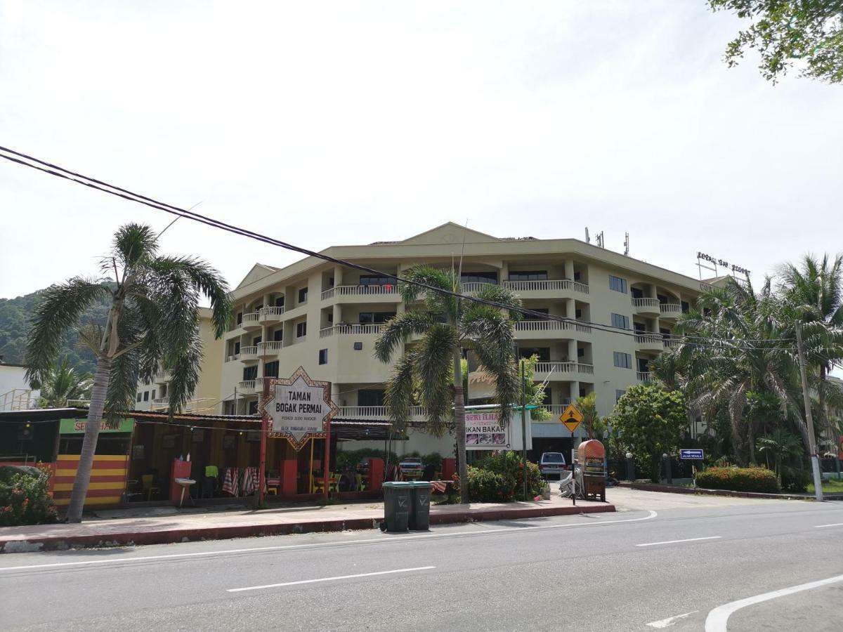 Sea & Wave #1 Coral Bay Apartment Pekan Pangkor Buitenkant foto